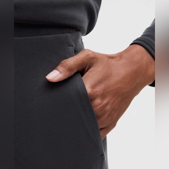 Elegant Black Women's Pants - Picture 2 of 14